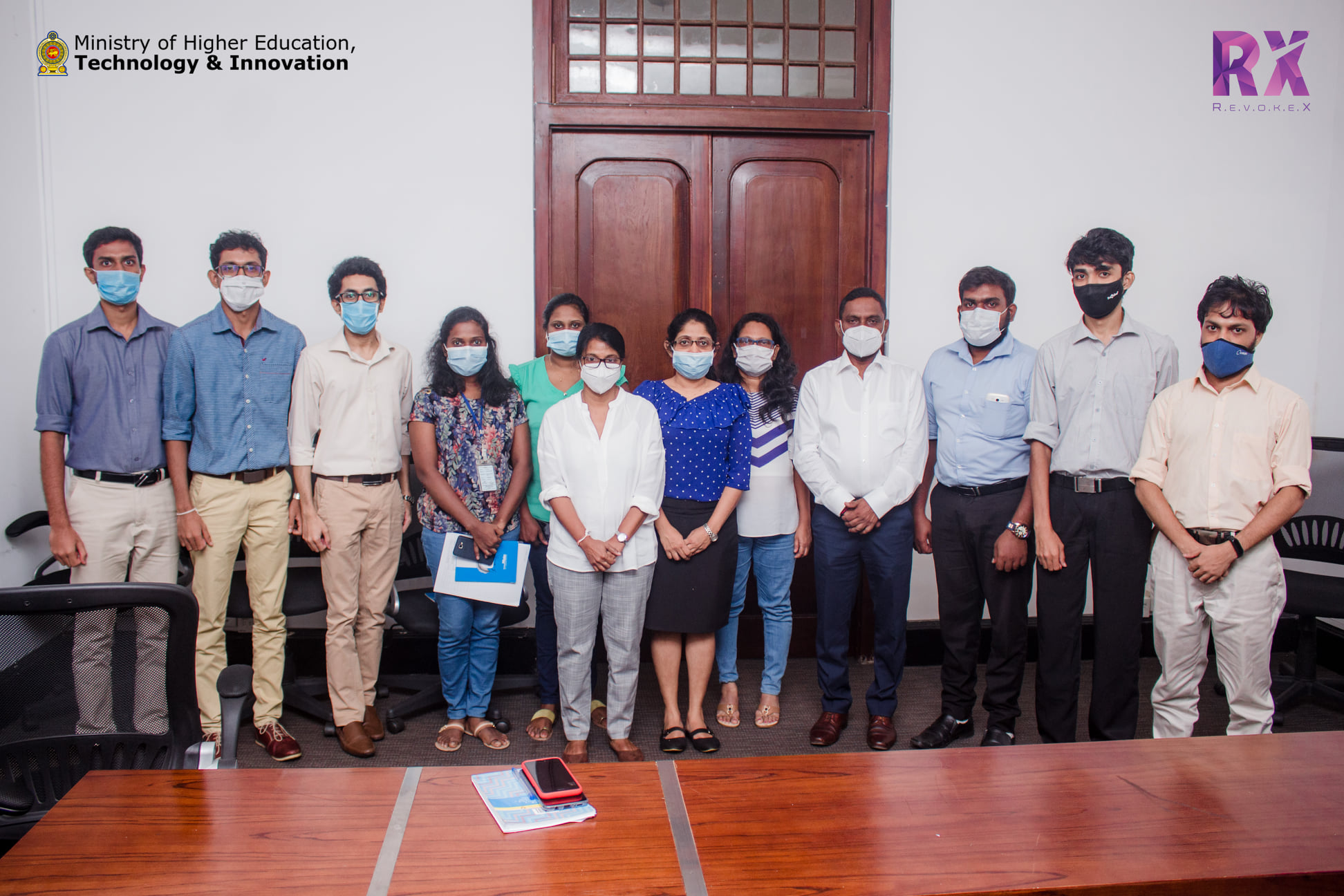 This image has an empty alt attribute; its file name is 1.png